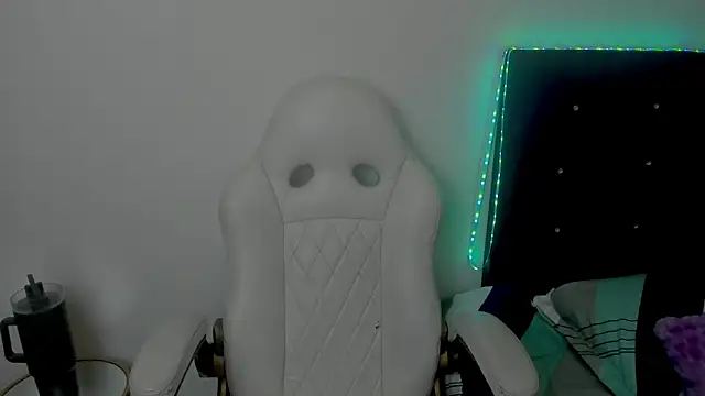 madelinesquirt online show from 04-12-26, 07:17