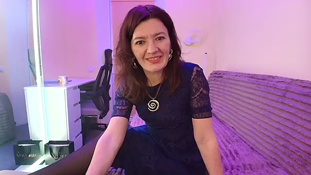 Snapshot of Bonnie_Naughtyy chatting on 06-17-26, 03:44 Bonnie Naughtyy online show from 06-17-26, 03:44