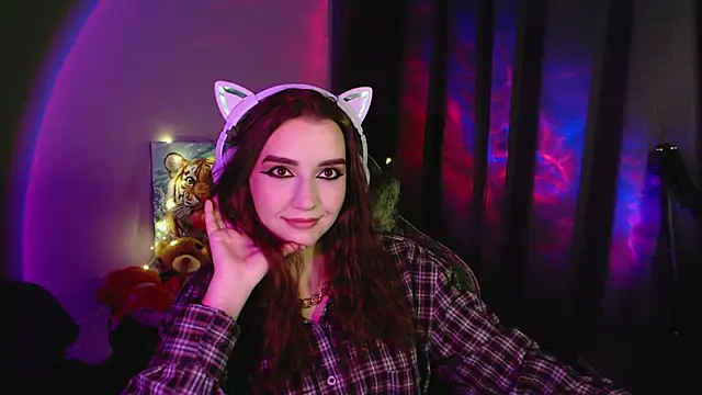 Snapshot of Celia_Sensual_ chatting on 06-20-26, 07:41 Celia Sensual online show from 06-20-26, 07:41