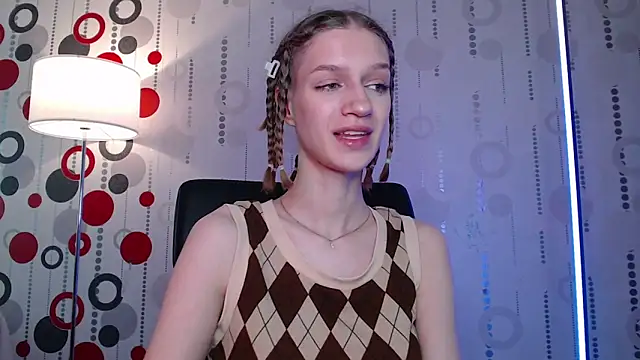 Snapshot of Chrissy_Joyful chatting on 06-07-26, 04:07 Chrissy Joyful online show from 06-07-26, 04:07