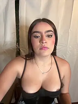 Issa pinkk online show from 03-17-26, 01:19