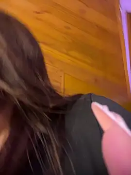 Issa pinkk online show from 03-18-26, 09:26