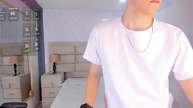 TylerCross  online show from 04-22-26, 08:26