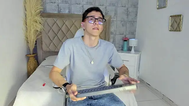 Snapshot of TylerCross_ chatting on 03-14-26, 08:37 TylerCross online show from 03-14-26, 08:37