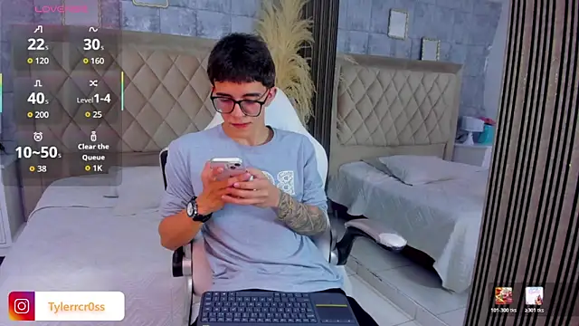 TylerCross  online show from 04-09-26, 08:26