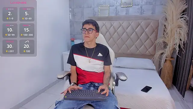 TylerCross  online show from 03-26-26, 08:51