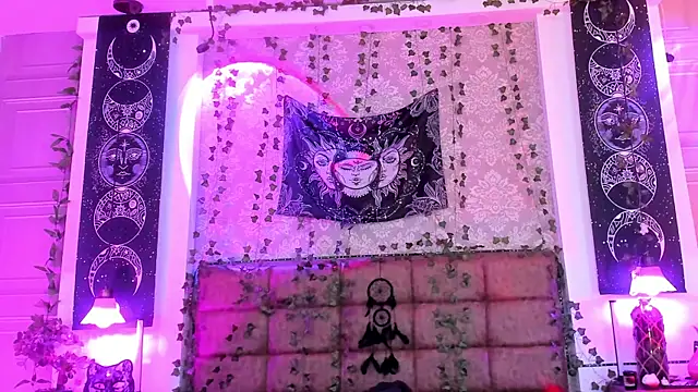 Vickmoon online show from 06-03-26, 08:57