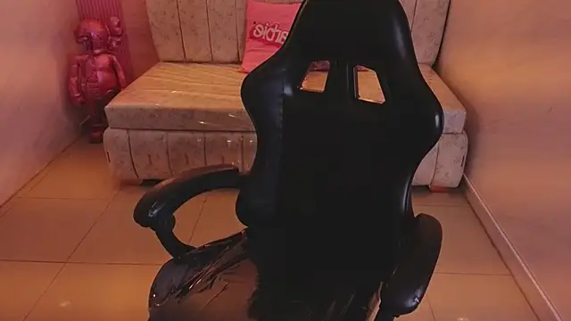 lucero s1 online show from 04-11-26, 07:45