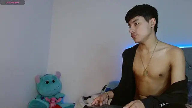 Snapshot of Sebas_fire4 chatting on 04-28-26, 11:42 Sebas fire4 online show from 04-28-26, 11:42