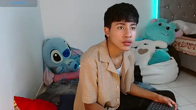 Snapshot of Sebas_fire4 chatting on 04-02-26, 01:57 Sebas fire4 online show from 04-02-26, 01:57