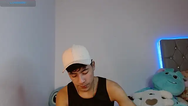 Snapshot of Sebas_fire4 chatting on 03-22-26, 03:32 Sebas fire4 online show from 03-22-26, 03:32