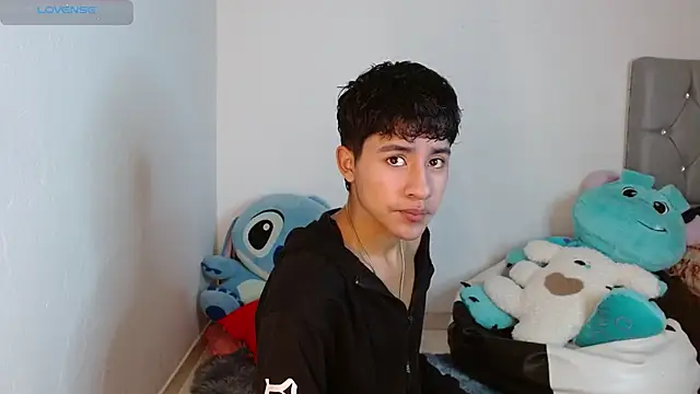 Snapshot of Sebas_fire4 chatting on 03-31-26, 02:08 Sebas fire4 online show from 03-31-26, 02:08