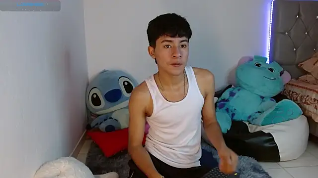 Snapshot of Sebas_fire4 chatting on 03-26-26, 01:59 Sebas fire4 online show from 03-26-26, 01:59