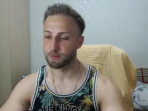 Snapshot of BlondEagleMuscle chatting on 06-06-26, 10:15 BlondEagleMuscle online show from 06-06-26, 10:15