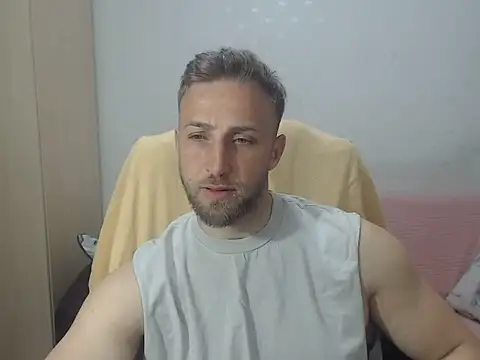 Snapshot of BlondEagleMuscle chatting on 05-21-26, 05:54 BlondEagleMuscle online show from 05-21-26, 05:54