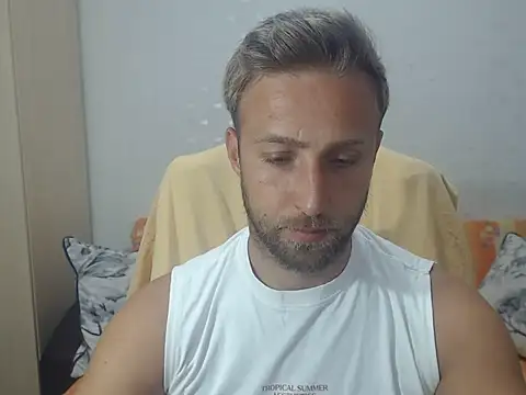 Snapshot of BlondEagleMuscle chatting on 07-22-26, 07:38 BlondEagleMuscle online show from 07-22-26, 07:38