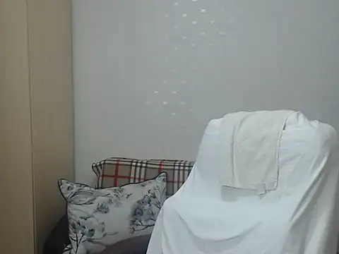 Snapshot of BlondEagleMuscle chatting on 06-19-26, 08:36 BlondEagleMuscle online show from 06-19-26, 08:36