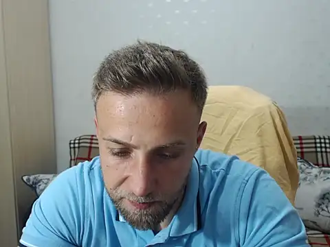 Snapshot of BlondEagleMuscle chatting on 06-03-26, 09:41 BlondEagleMuscle online show from 06-03-26, 09:41