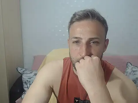 Snapshot of BlondEagleMuscle chatting on 05-25-26, 06:28 BlondEagleMuscle online show from 05-25-26, 06:28
