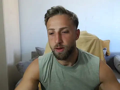 Snapshot of BlondEagleMuscle chatting on 07-29-26, 10:14 BlondEagleMuscle online show from 07-29-26, 10:14