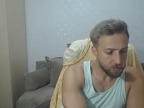 Snapshot of BlondEagleMuscle chatting on 08-01-26, 07:23 BlondEagleMuscle online show from 08-01-26, 07:23