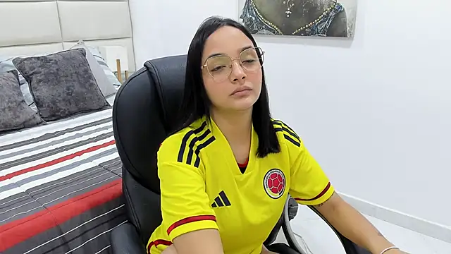Chloelarsons online show from 06-17-26, 07:24