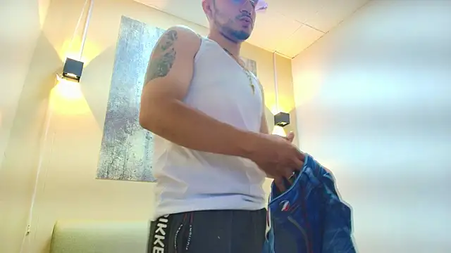 LUCA KINGG online show from 03-11-26, 07:41