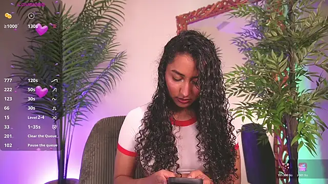 Snapshot of SoyJuliana_19 chatting on 05-11-26, 01:01 SoyJuliana 19 online show from 05-11-26, 01:01