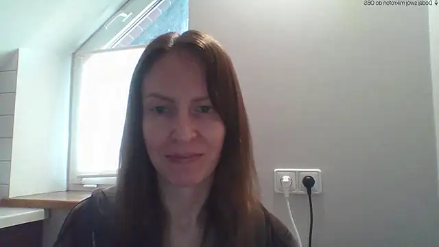 Snapshot of AnnaTight chatting on 05-19-26, 04:25 AnnaTight online show from 05-19-26, 04:25