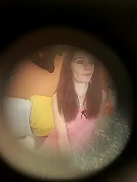 Snapshot of angeleclara@xh chatting on 11-13-25, 03:27 angeleclaraxh online show from 11-13-25, 03:27