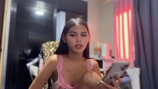 Snapshot of Princess_stellaxoxo chatting on 07-19-26, 07:28 Princess stellaxoxo online show from 07-19-26, 07:28