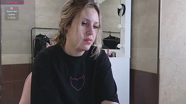  amymoore  online show from 04-23-26, 01:45