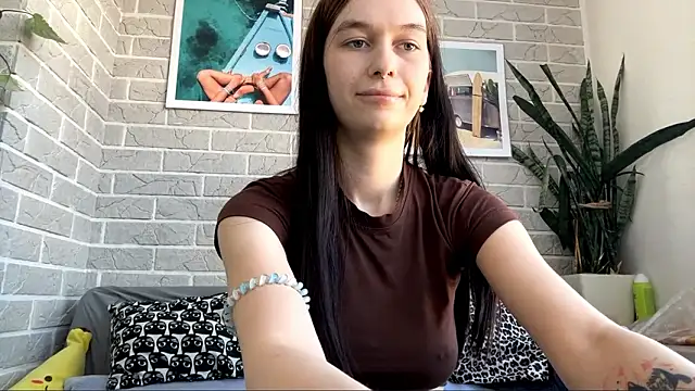 LaraDraggoo online show from 03-19-26, 12:16