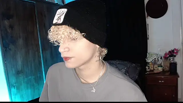 Lucke Ccollins online show from 04-01-26, 12:24