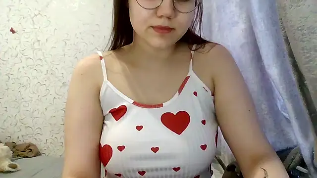 Aurora Breeze online show from 04-21-26, 02:47