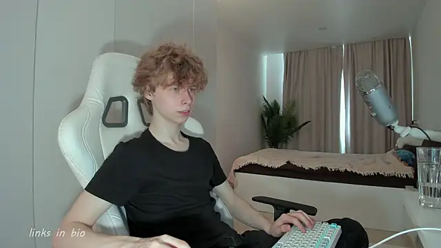 Wawesuc online show from 04-13-26, 08:07