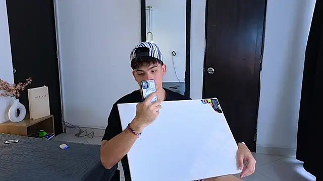 MrAdonis  online show from 03-31-26, 07:16