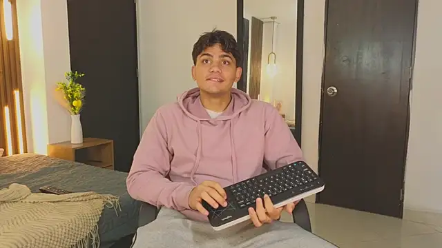 MrAdonis  online show from 04-20-26, 12:41