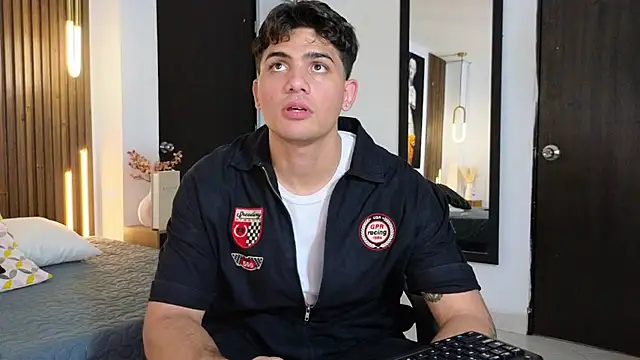 MrAdonis  online show from 04-04-26, 06:58