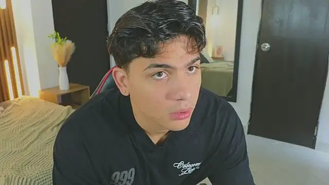 MrAdonis  online show from 04-23-26, 12:40