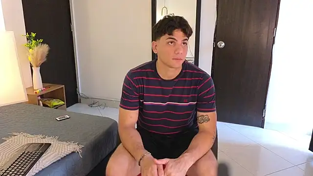 MrAdonis  online show from 04-07-26, 07:15