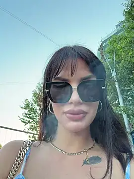 Snapshot of RaniaSnow chatting on 07-14-26, 03:33 RaniaSnow online show from 07-14-26, 03:33
