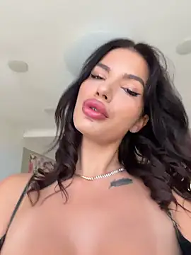 Snapshot of RaniaSnow chatting on 07-27-26, 03:46 RaniaSnow online show from 07-27-26, 03:46