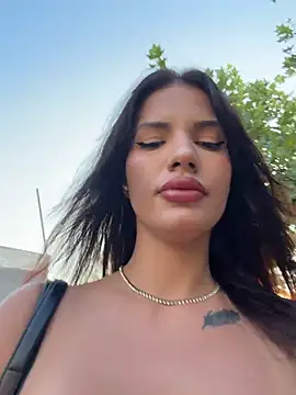 Snapshot of RaniaSnow chatting on 07-24-26, 03:46 RaniaSnow online show from 07-24-26, 03:46