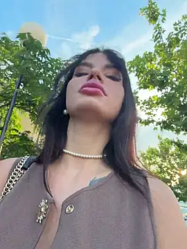 Snapshot of RaniaSnow chatting on 07-09-26, 03:40 RaniaSnow online show from 07-09-26, 03:40