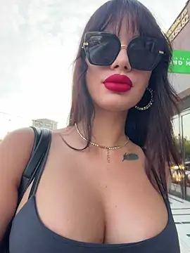 Snapshot of RaniaSnow chatting on 07-16-26, 03:47 RaniaSnow online show from 07-16-26, 03:47