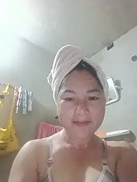 Snapshot of Yuhi3d chatting on 07-23-26, 01:41 Yuhi3d online show from 07-23-26, 01:41