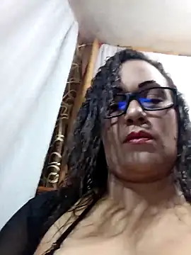 Snapshot of maroita chatting on 05-18-26, 01:05 maroita online show from 05-18-26, 01:05