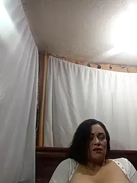 Snapshot of maroita chatting on 06-02-26, 01:33 maroita online show from 06-02-26, 01:33