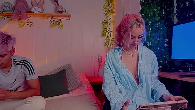 Snapshot of lunaticas_ chatting on 04-04-26, 10:55 lunaticas online show from 04-04-26, 10:55